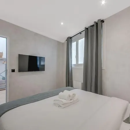 Holiday home Luxueuse Maisonnette Au Coeur De Batignolles 17eme *