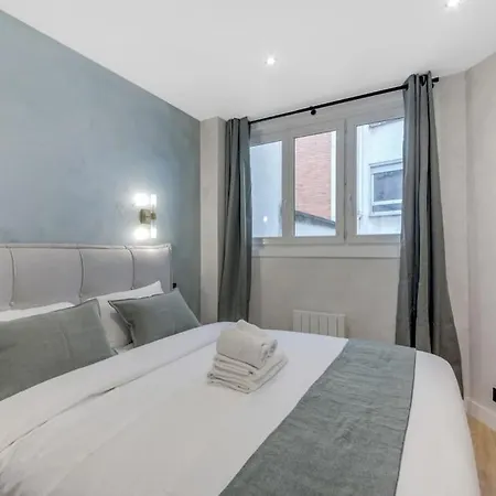 Luxueuse Maisonnette Au Coeur De Batignolles 17eme Holiday home