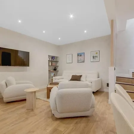Luxueuse Maisonnette Au Coeur De Batignolles 17eme Holiday home *