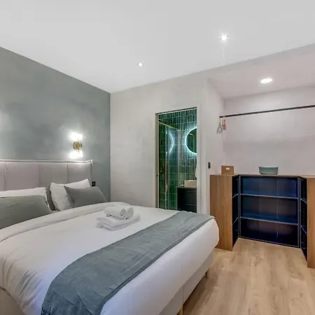 Luxueuse Maisonnette Au Coeur De Batignolles 17eme Holiday home Paris
